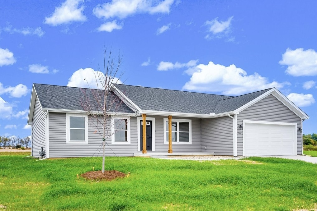 504 Travis Drive, Carlock, IL 61725