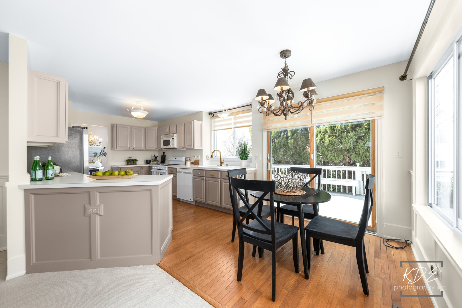 691 Wintergreen Circle, Naperville, IL 60540