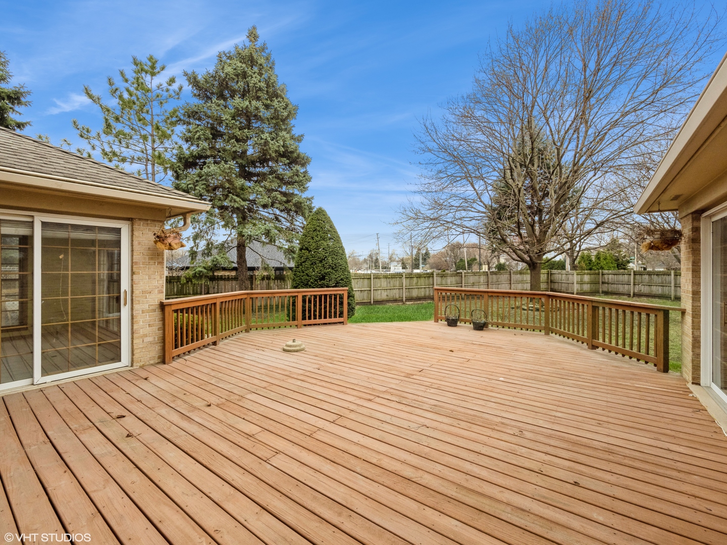201 E Brett Court, Arlington Heights, IL 60005