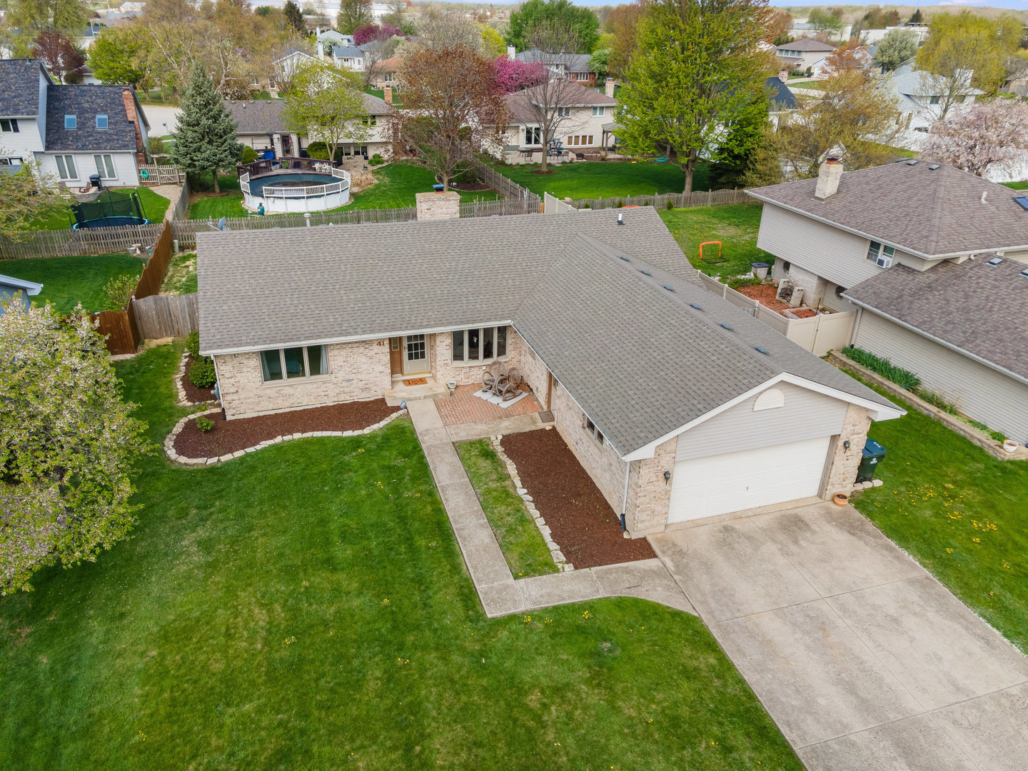 41 Victorian Drive, New Lenox, IL 60451