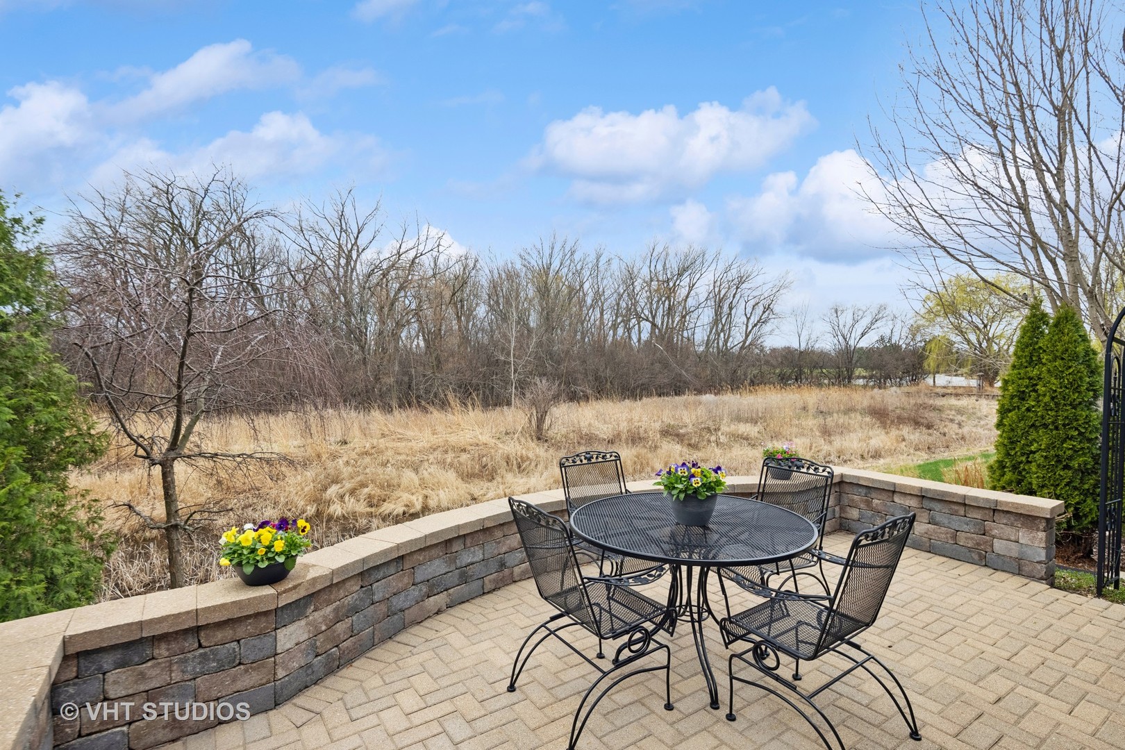 25W728 Golf View Lane, Winfield, IL 60190