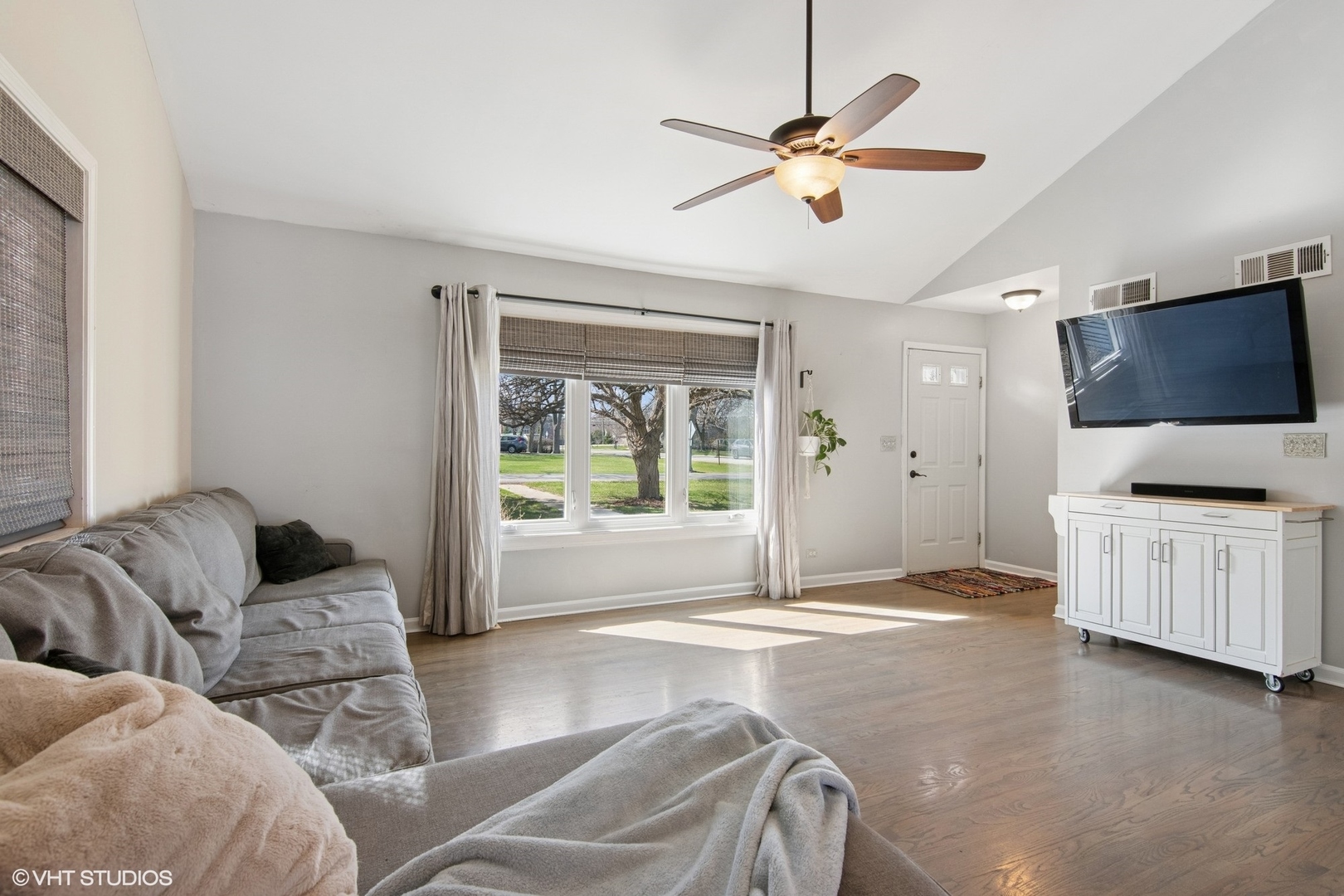 25W325 Armbrust Avenue, Wheaton, IL 60187