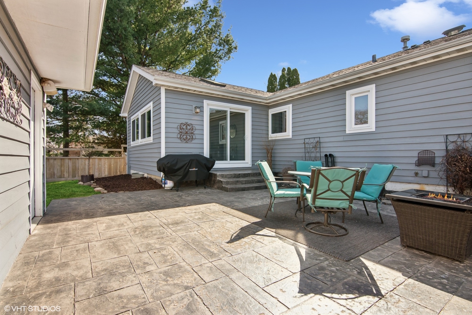 25W325 Armbrust Avenue, Wheaton, IL 60187