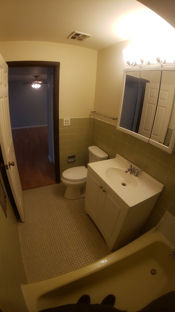 336 Lathrop Avenue #202, Forest Park, IL 60130