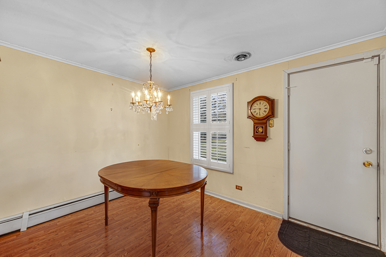 3210 N Betty Drive, Arlington Heights, IL 60004
