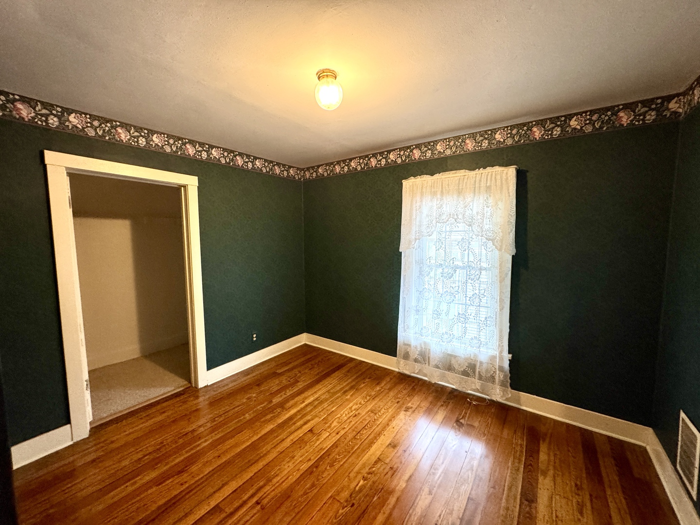 221 W Peru Street, Princeton, IL 61356