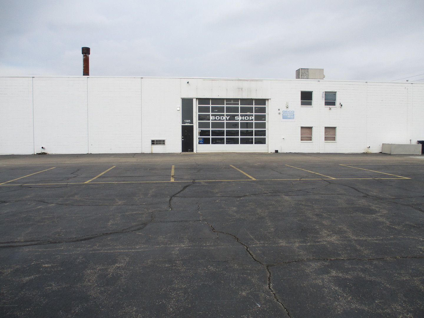 1385 E Chicago Street, Elgin, IL 60120