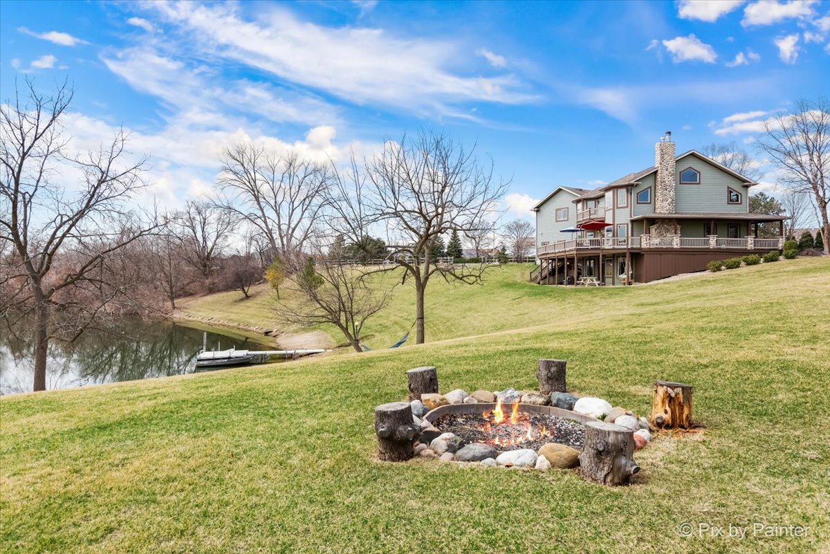 12N901 Coombs Road, Elgin, IL 60124