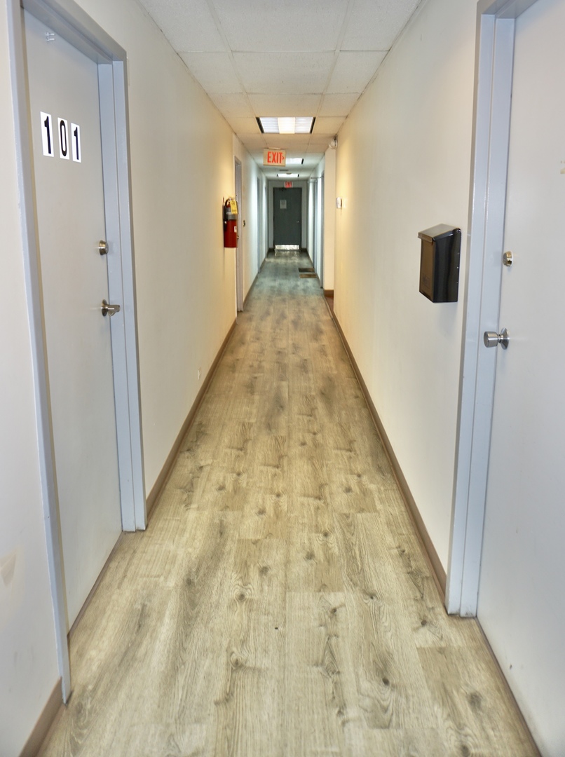 105 S Roselle Road, Schaumburg, IL 60193