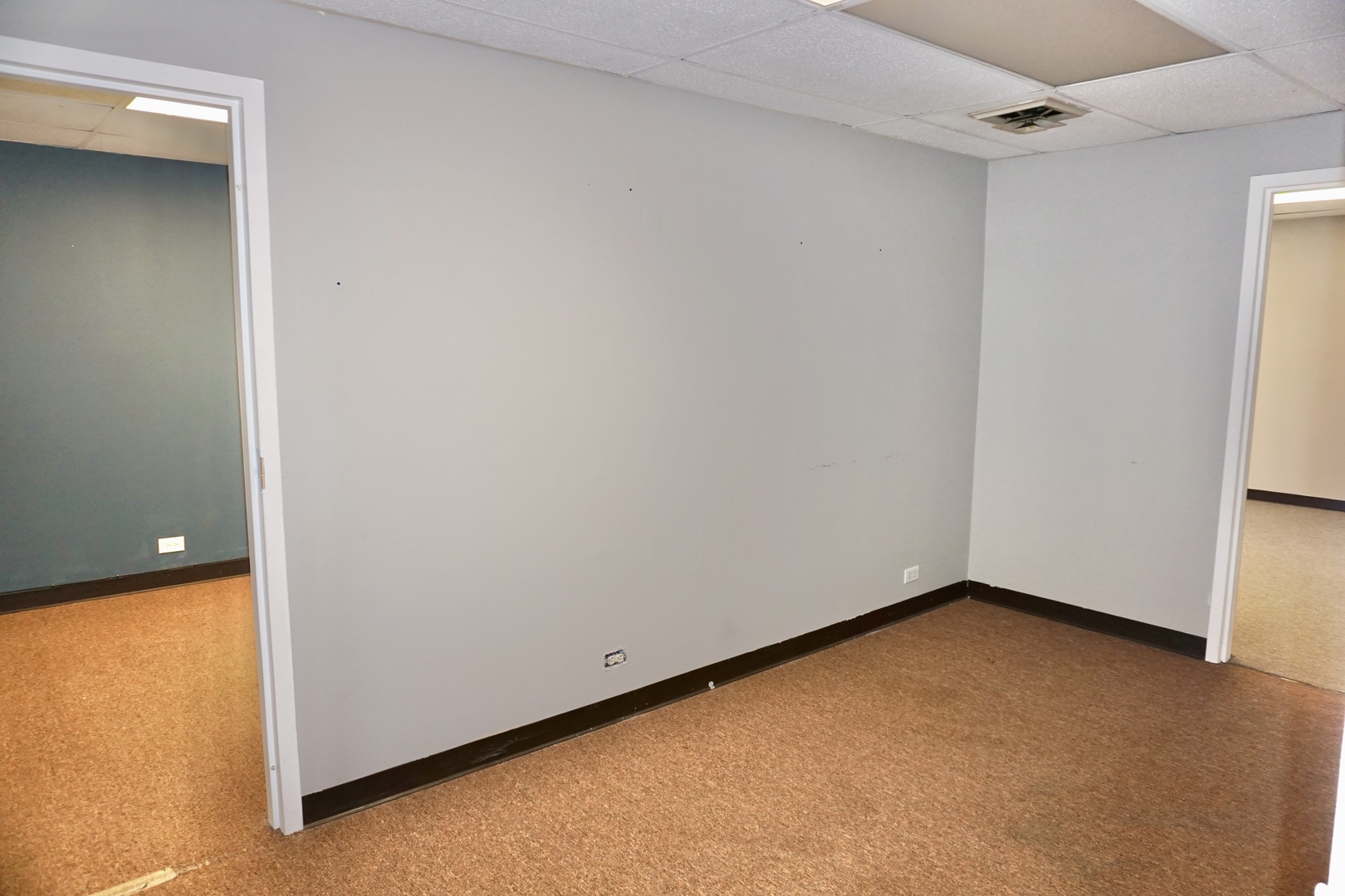 105 S Roselle Road, Schaumburg, IL 60193