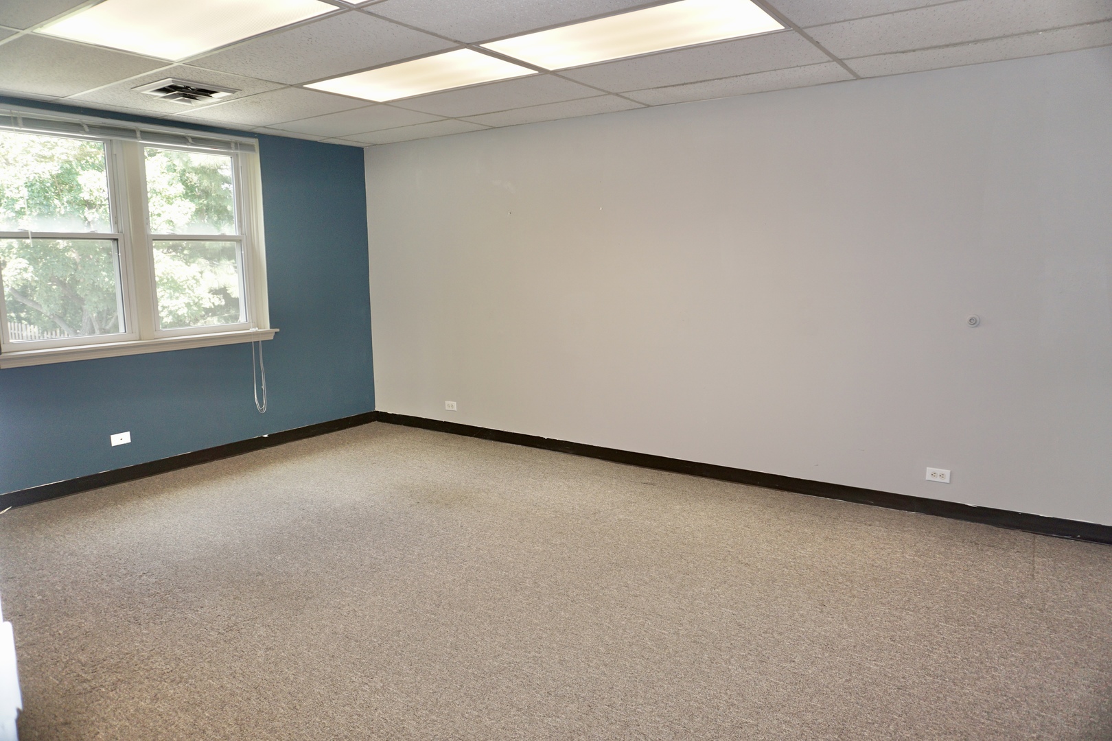 105 S Roselle Road, Schaumburg, IL 60193