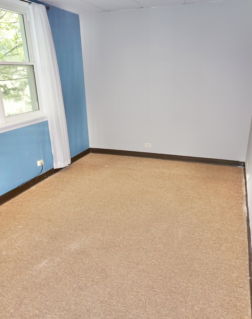 105 S Roselle Road, Schaumburg, IL 60193