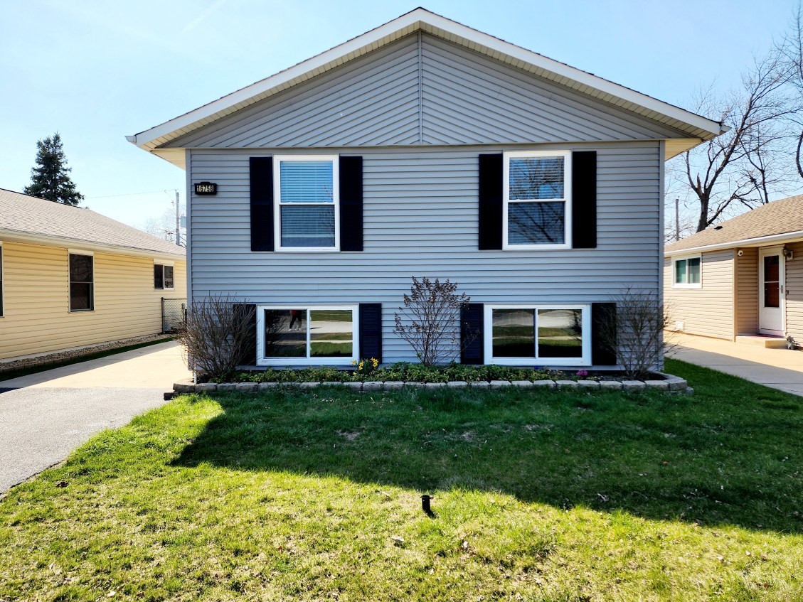 16758 Hilltop Avenue, Orland Hills, IL 60487