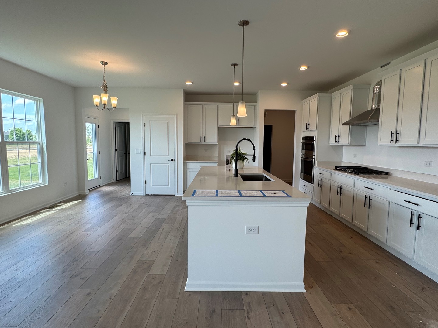 627 Henry Lane, Oswego, IL 60543