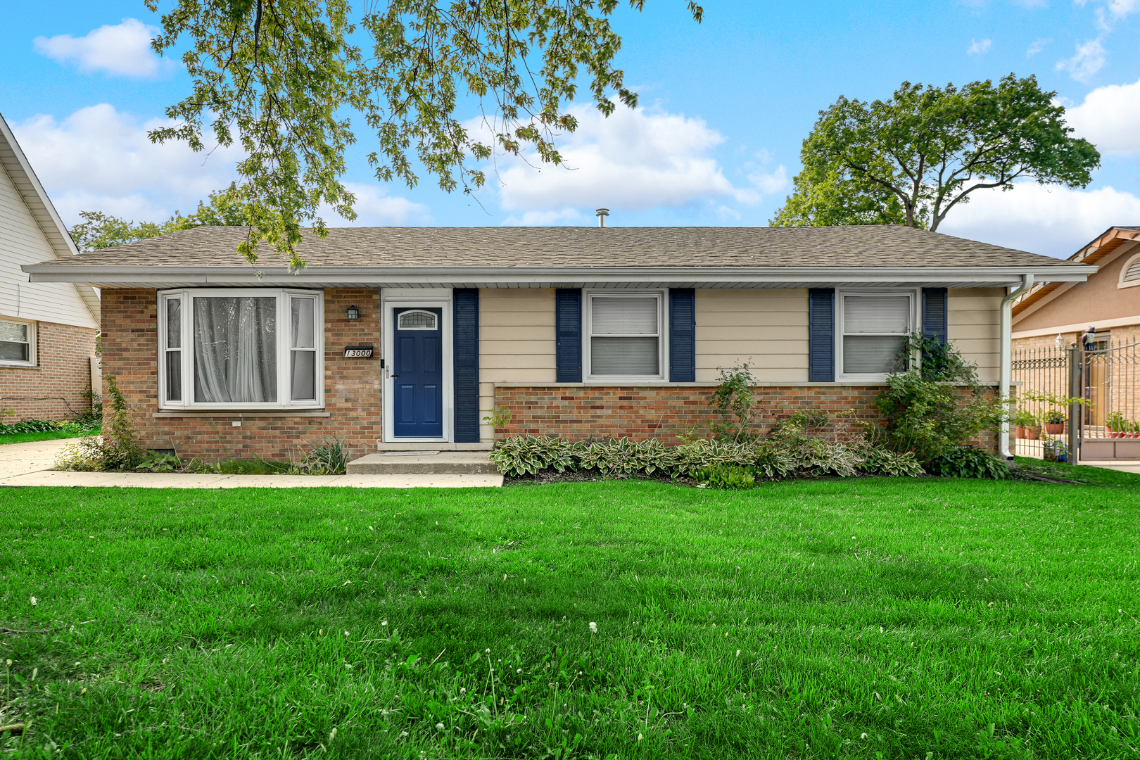 13000 W Playfield Drive, Crestwood, IL 60418