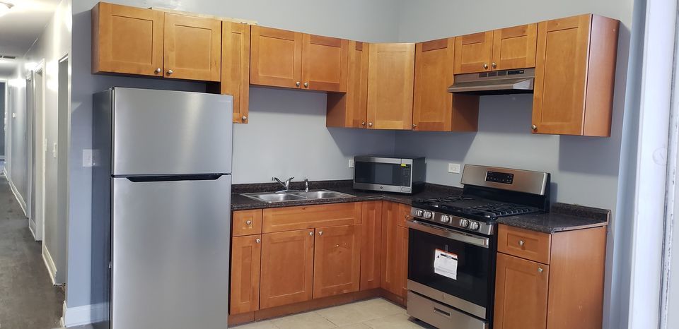 4311 S VINCENNES Avenue, Chicago, IL 60653