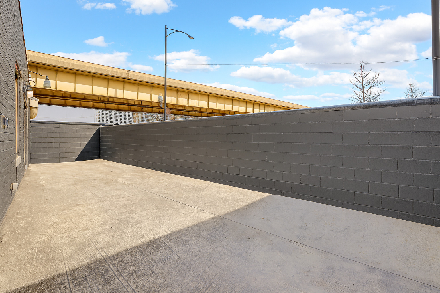 2441 S State Street, Chicago, IL 60616