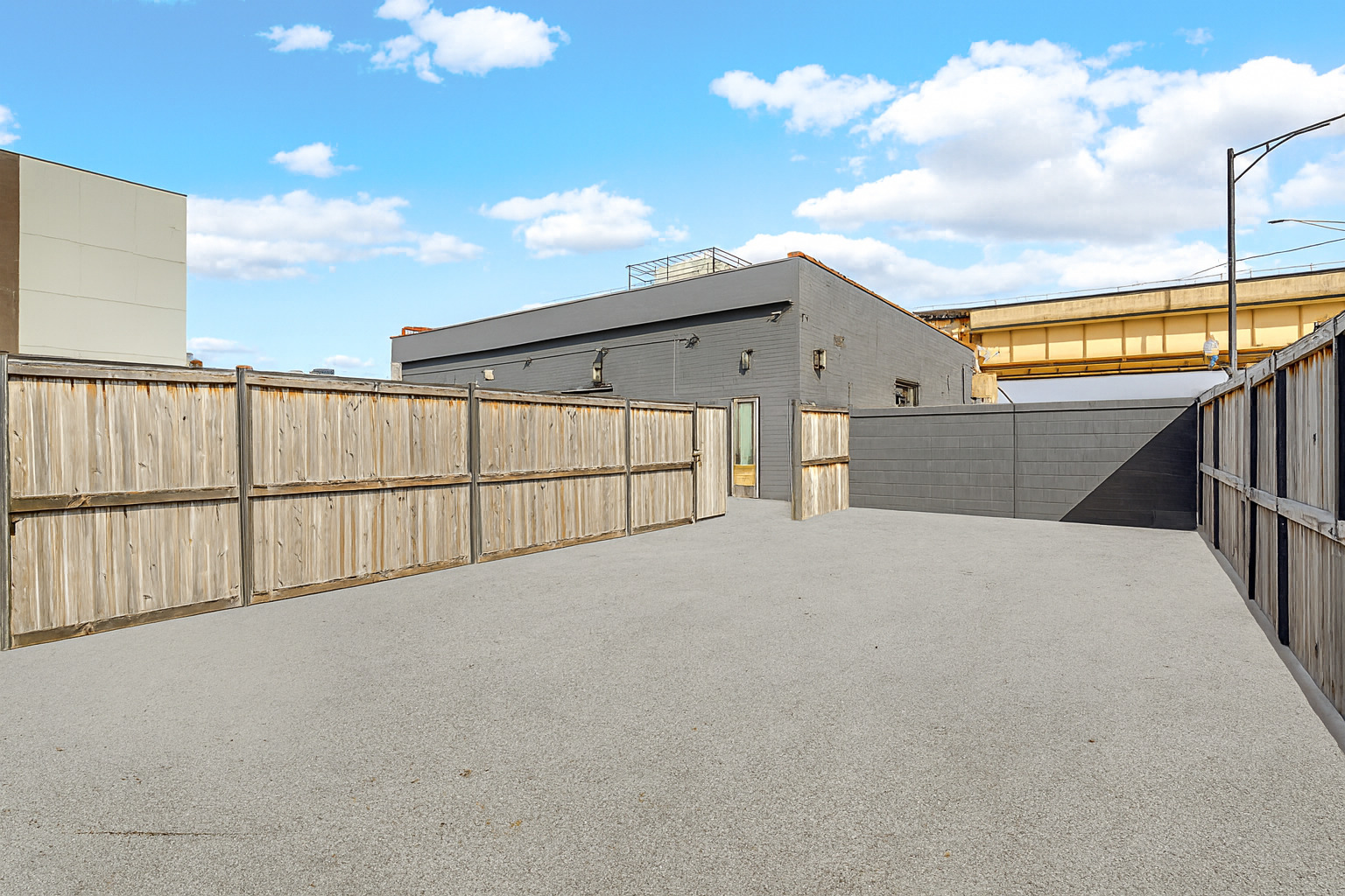 2441 S State Street, Chicago, IL 60616