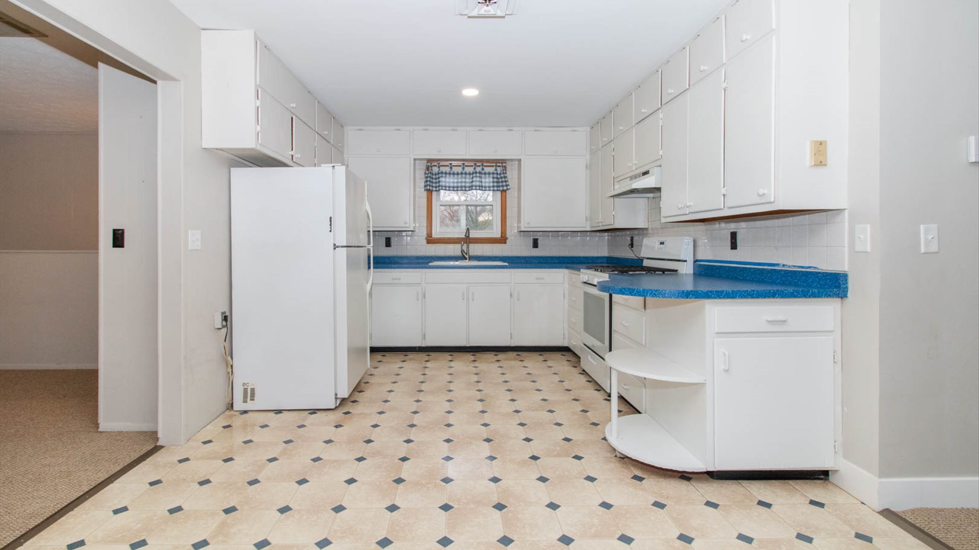 107 Gilmore Avenue, Leroy, IL 61752