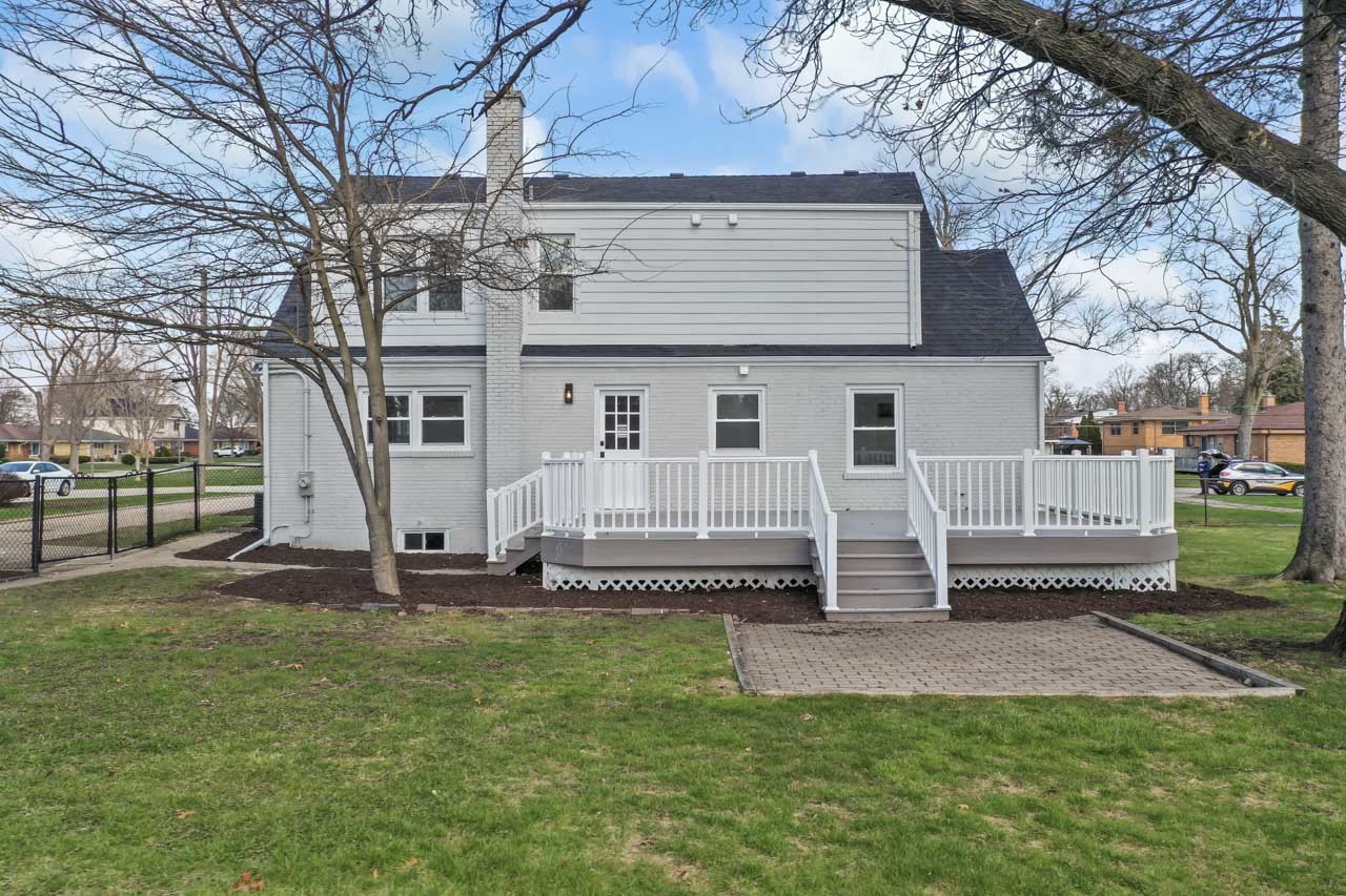 15W105 Harrison Street, Elmhurst, IL 60126