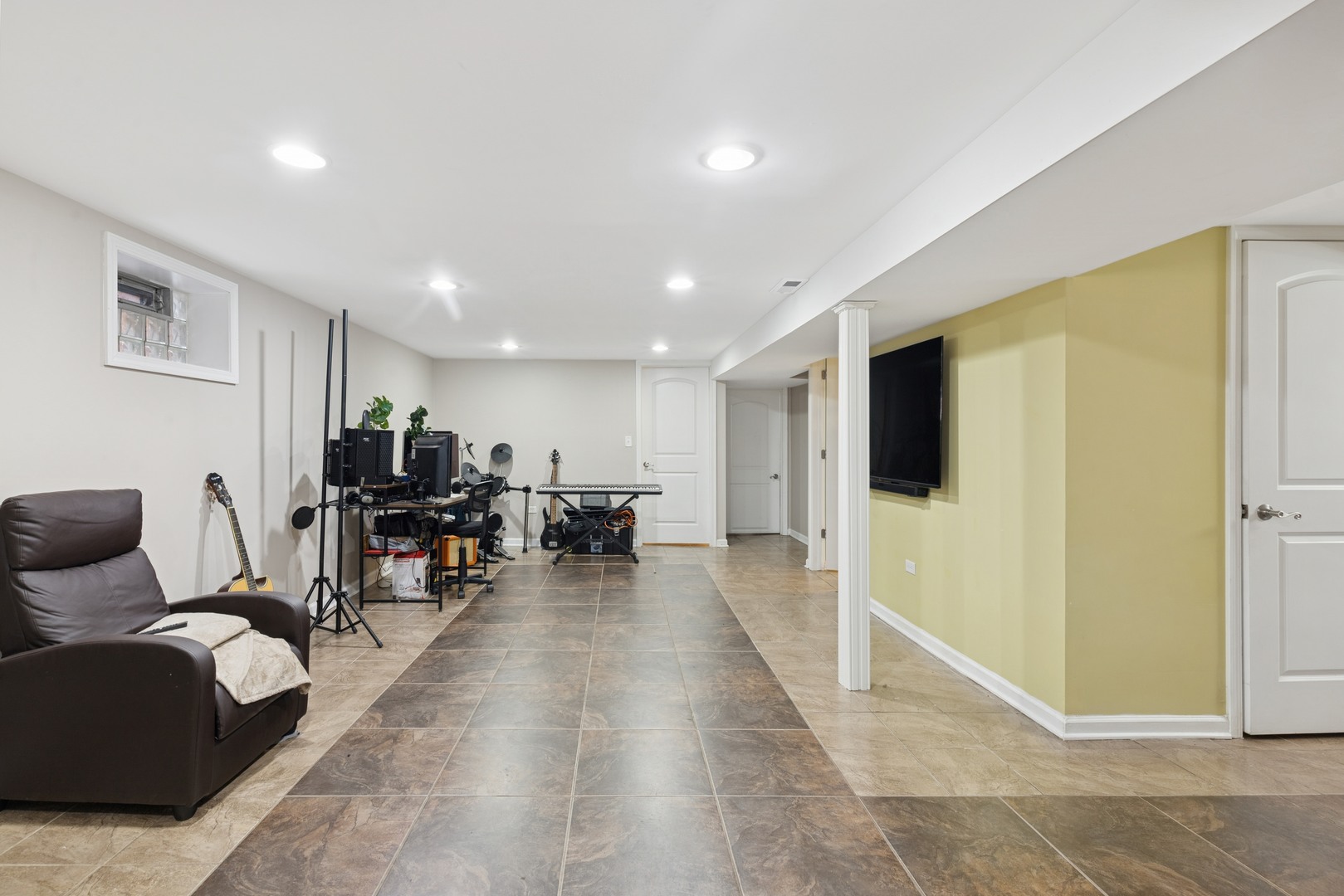 9622 S Carpenter Street, Chicago, IL 60643