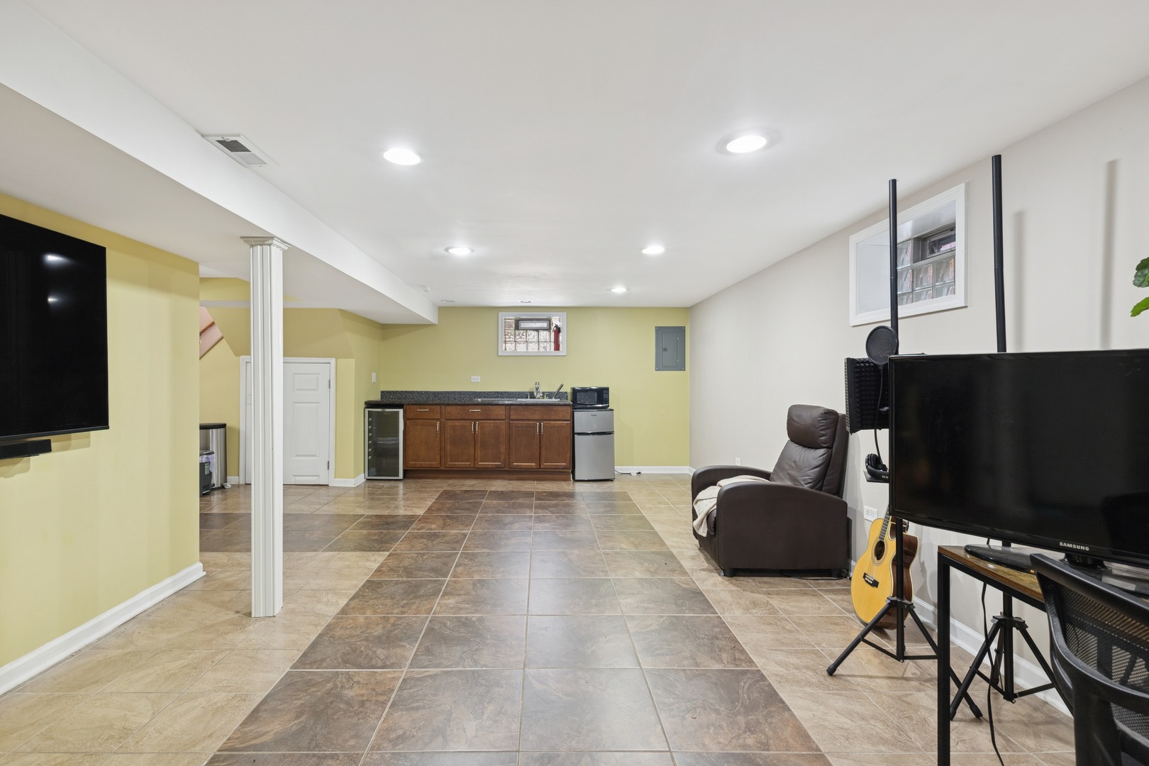 9622 S Carpenter Street, Chicago, IL 60643