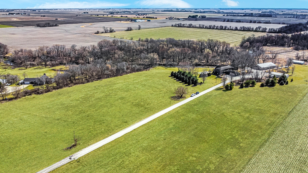 15661 W Peotone Road, Wilmington, IL 60481