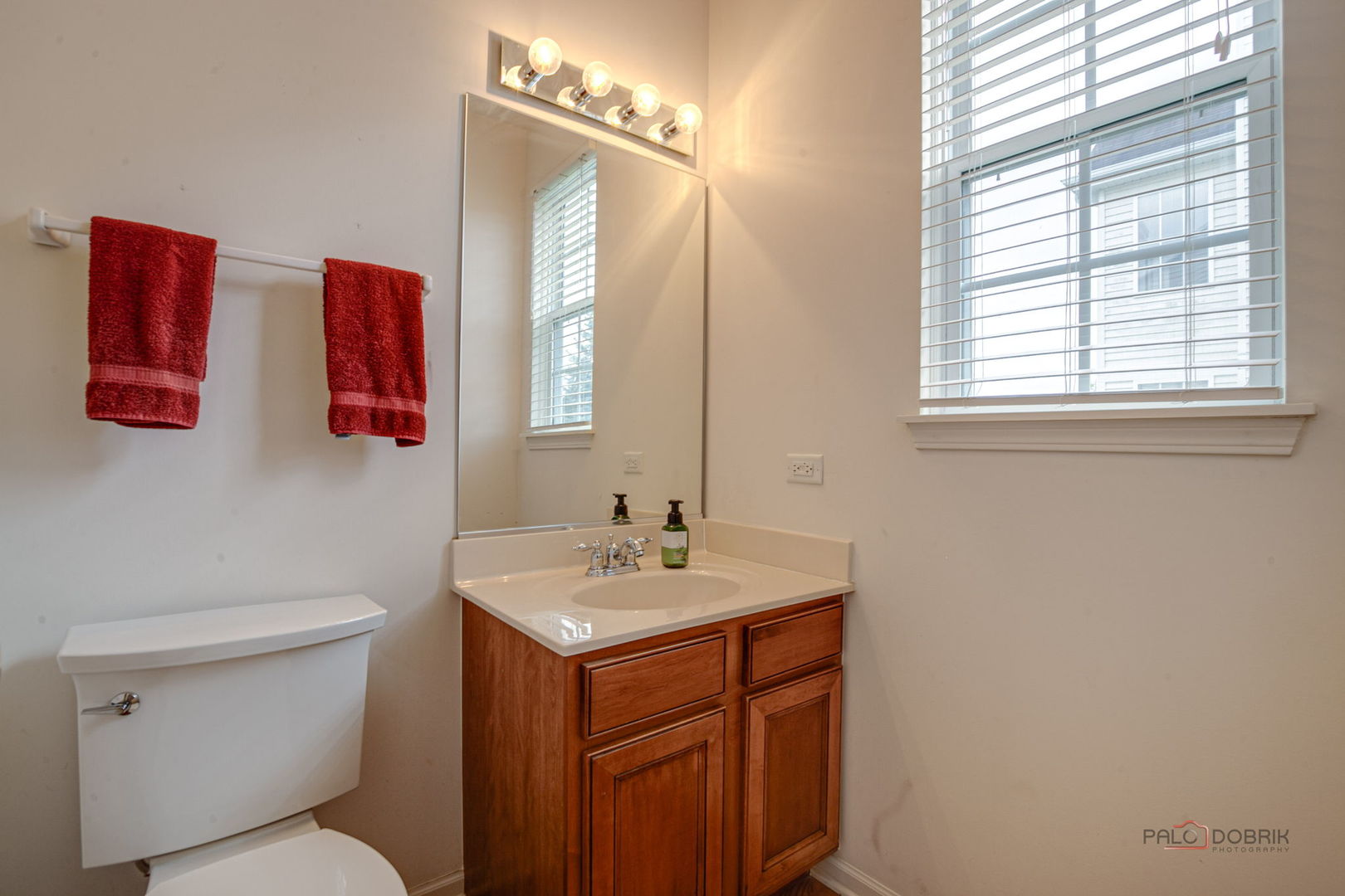 3015 Monterey Lane, Wadsworth, IL 60083