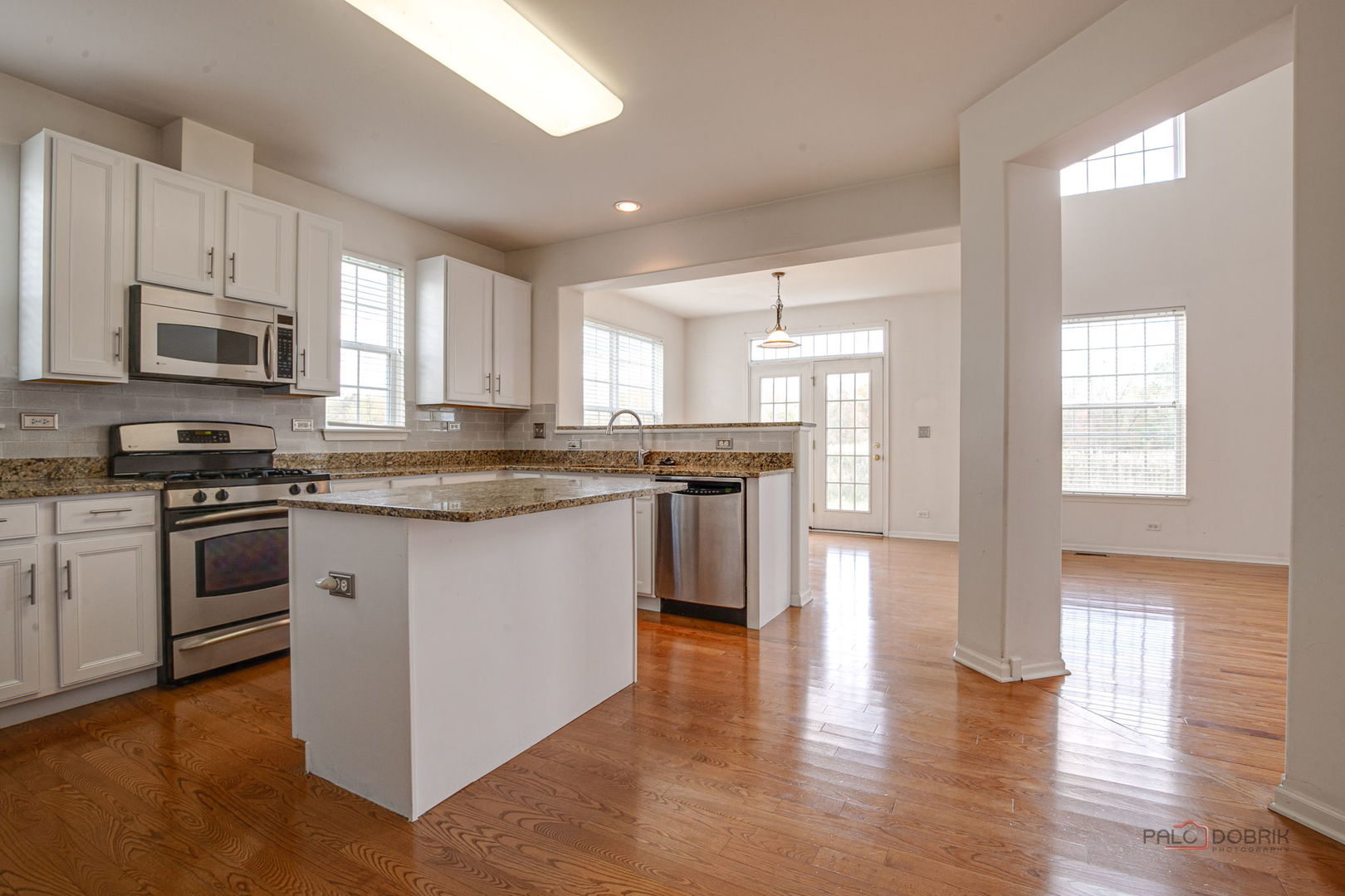 3015 Monterey Lane, Wadsworth, IL 60083