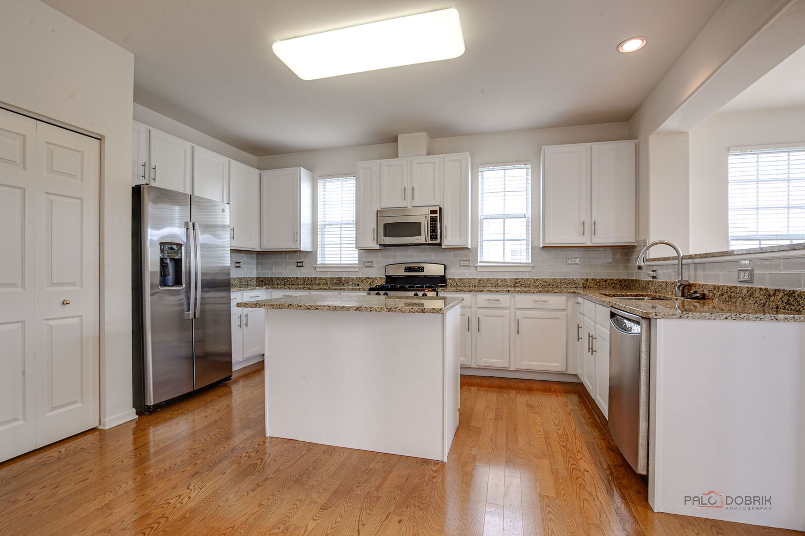 3015 Monterey Lane, Wadsworth, IL 60083