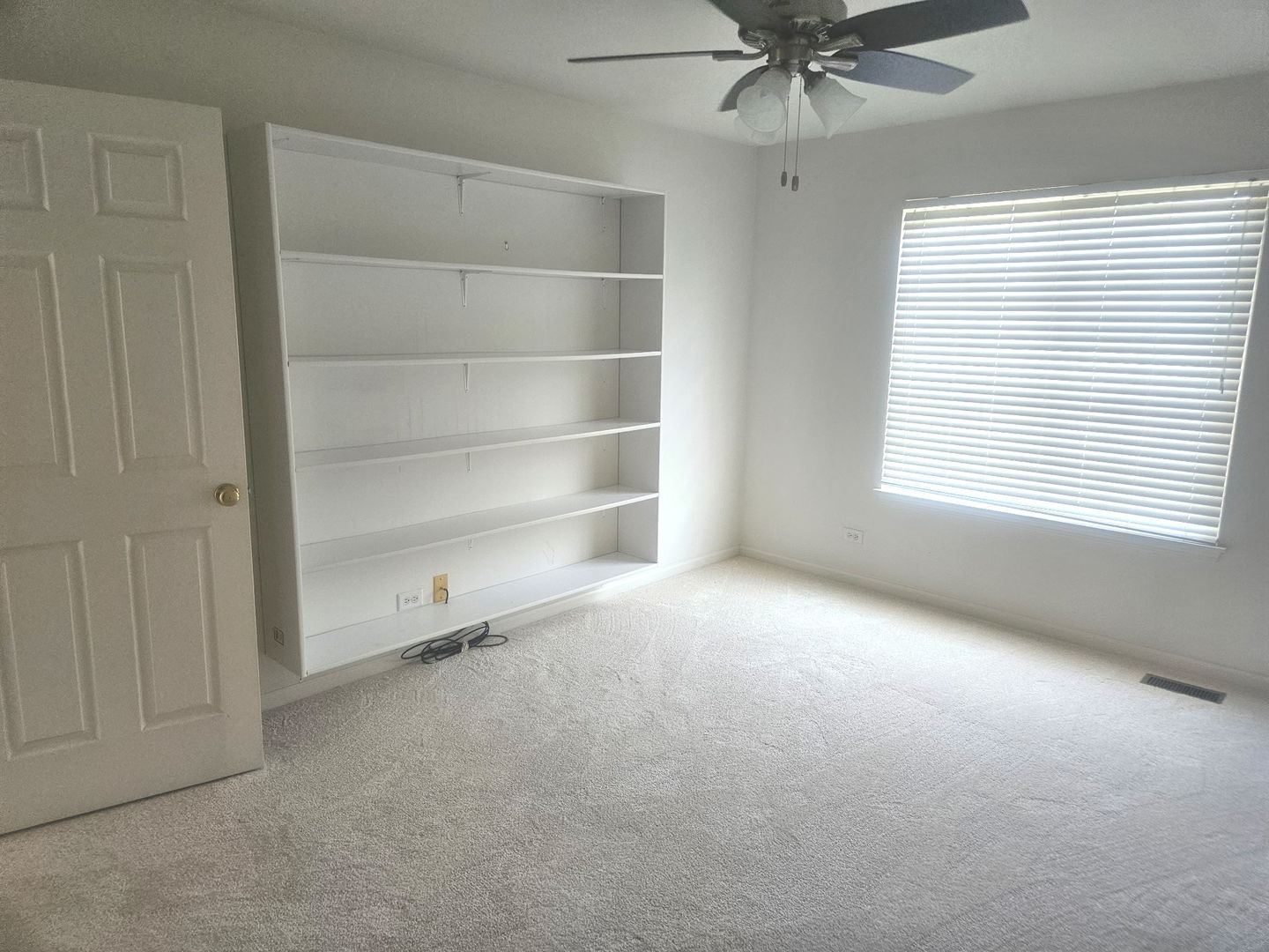 3015 Monterey Lane, Wadsworth, IL 60083