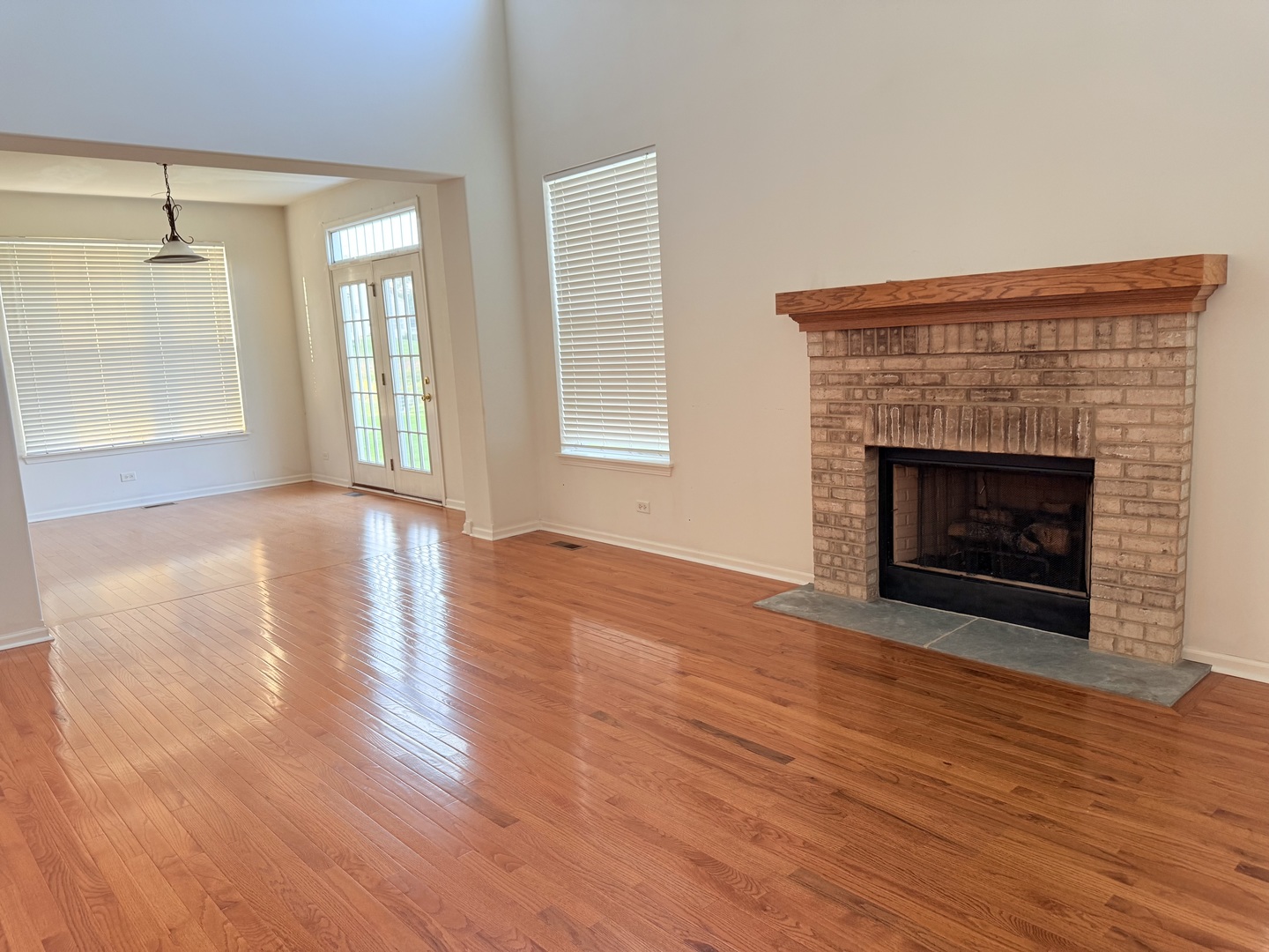 3015 Monterey Lane, Wadsworth, IL 60083