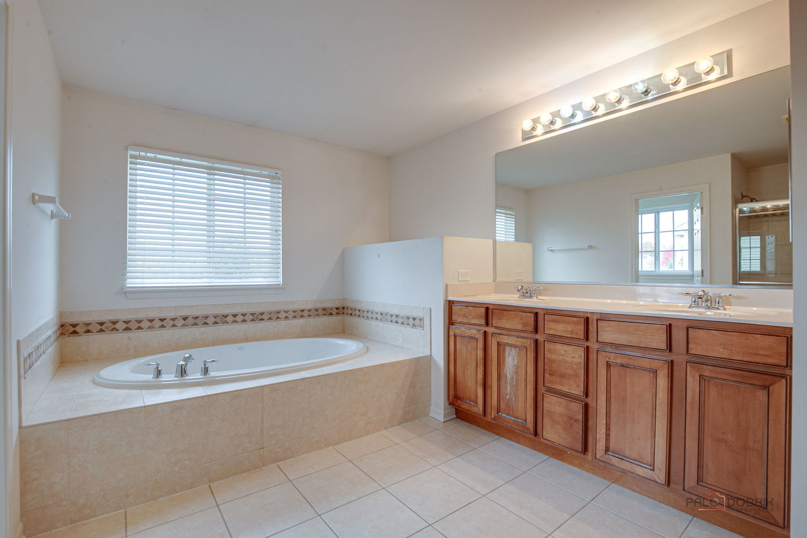 3015 Monterey Lane, Wadsworth, IL 60083