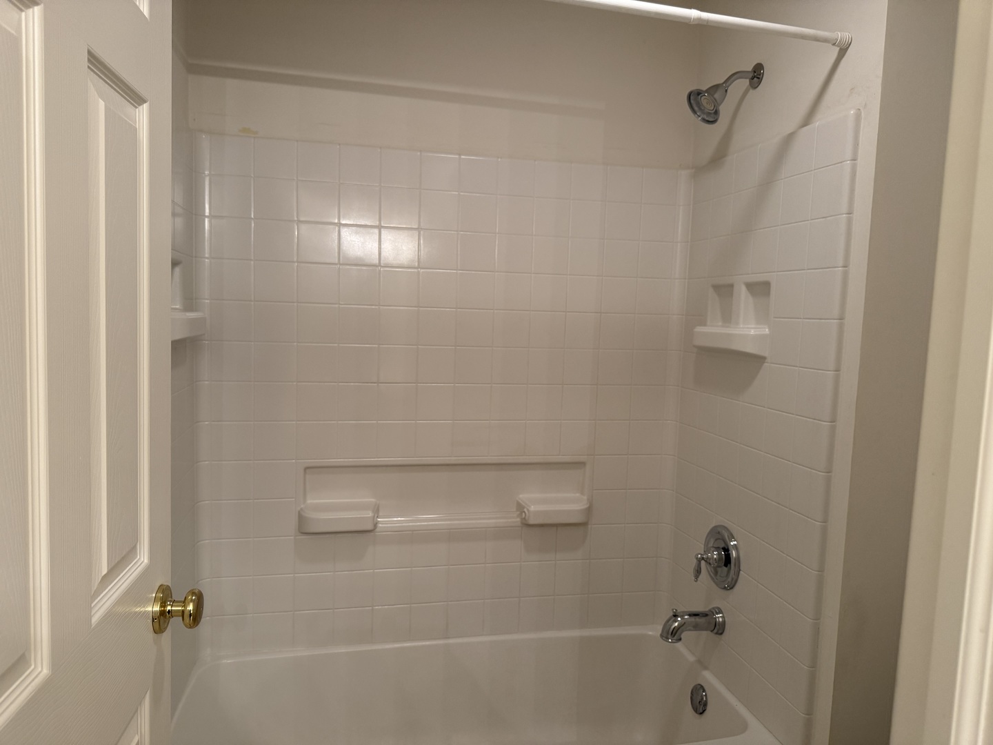 3015 Monterey Lane, Wadsworth, IL 60083