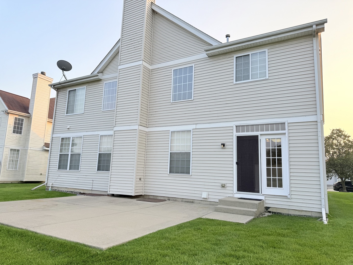 3015 Monterey Lane, Wadsworth, IL 60083