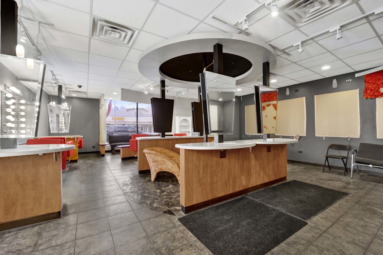 5037 N Harlem Avenue, Chicago, IL 60656