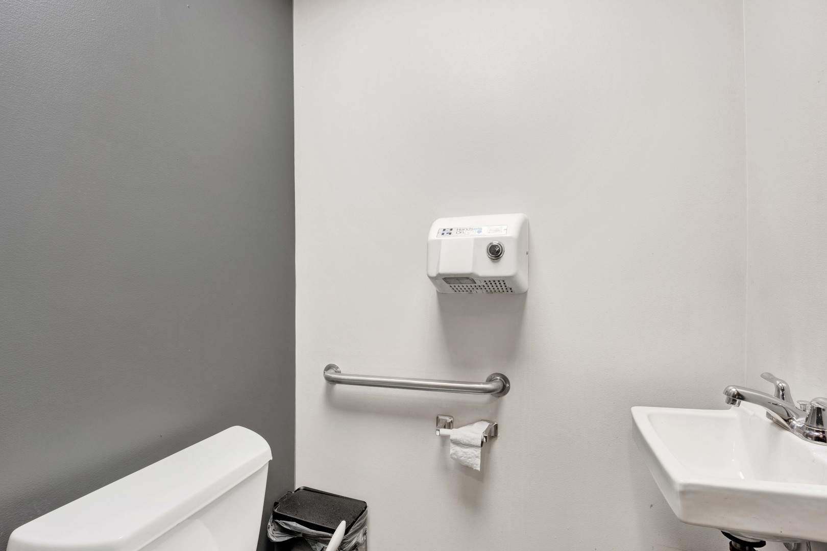 5037 N Harlem Avenue, Chicago, IL 60656