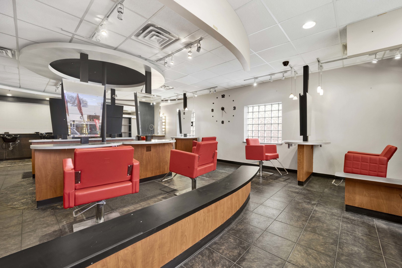 5037 N Harlem Avenue, Chicago, IL 60656