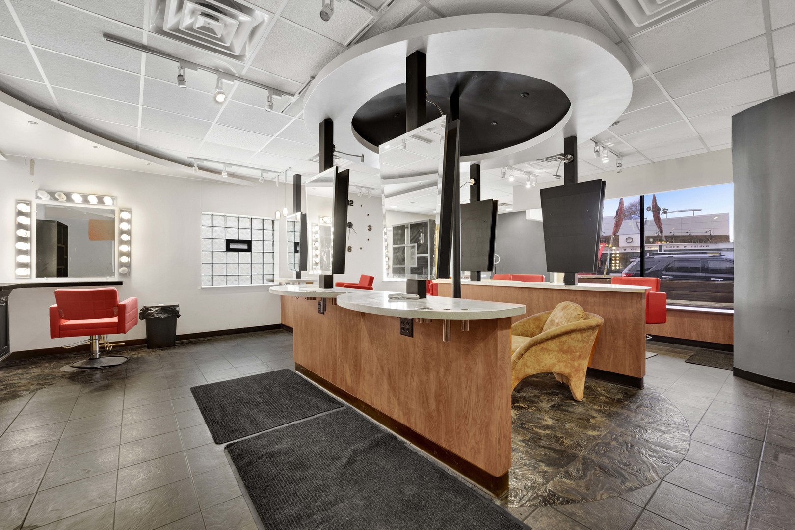 5037 N Harlem Avenue, Chicago, IL 60656