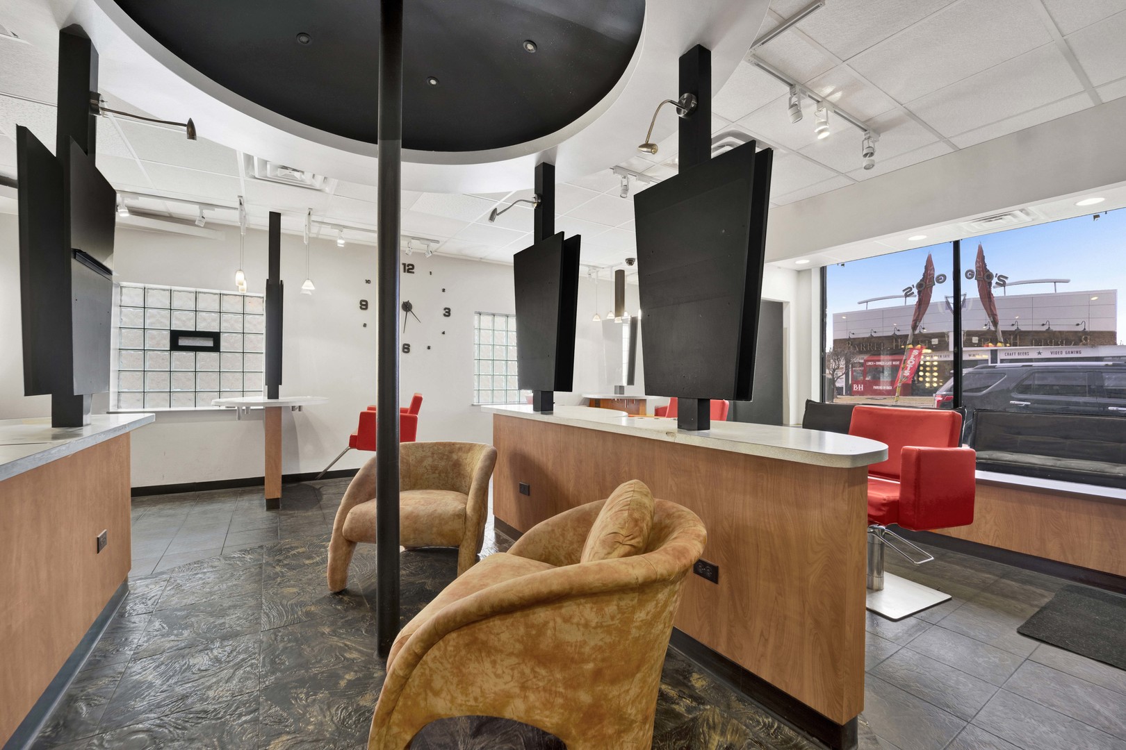 5037 N Harlem Avenue, Chicago, IL 60656