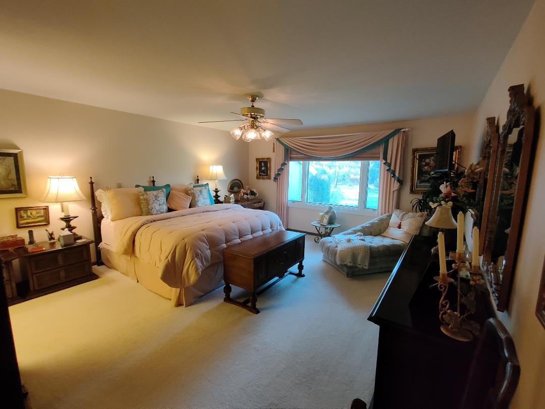 186 Briarwood Loop, Oak Brook, IL 60523