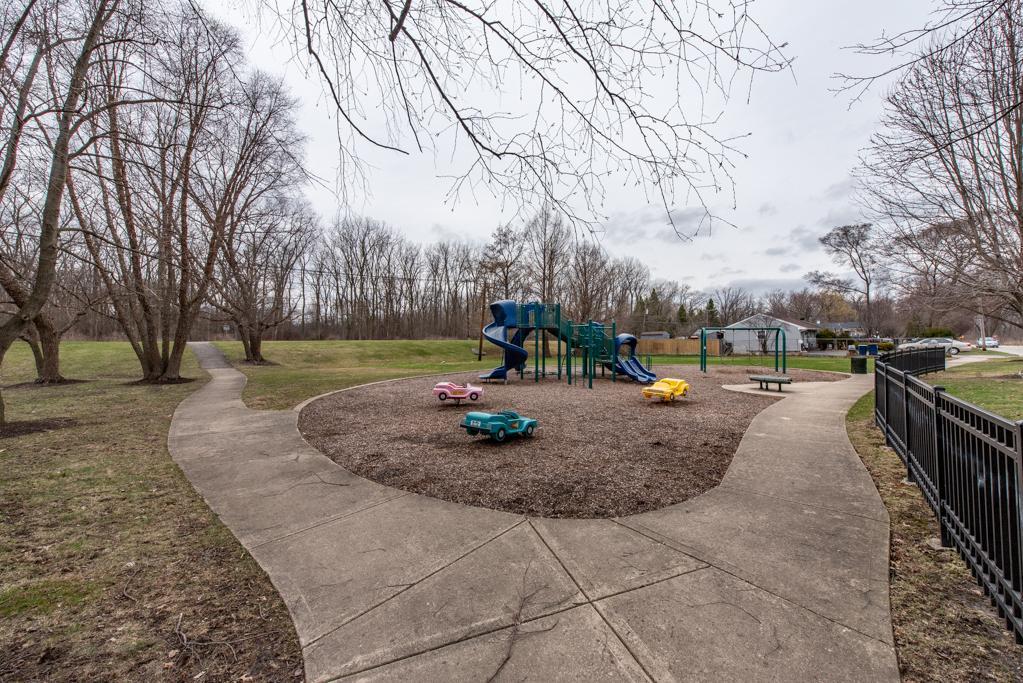 2435 Western Avenue, Waukegan, IL 60087