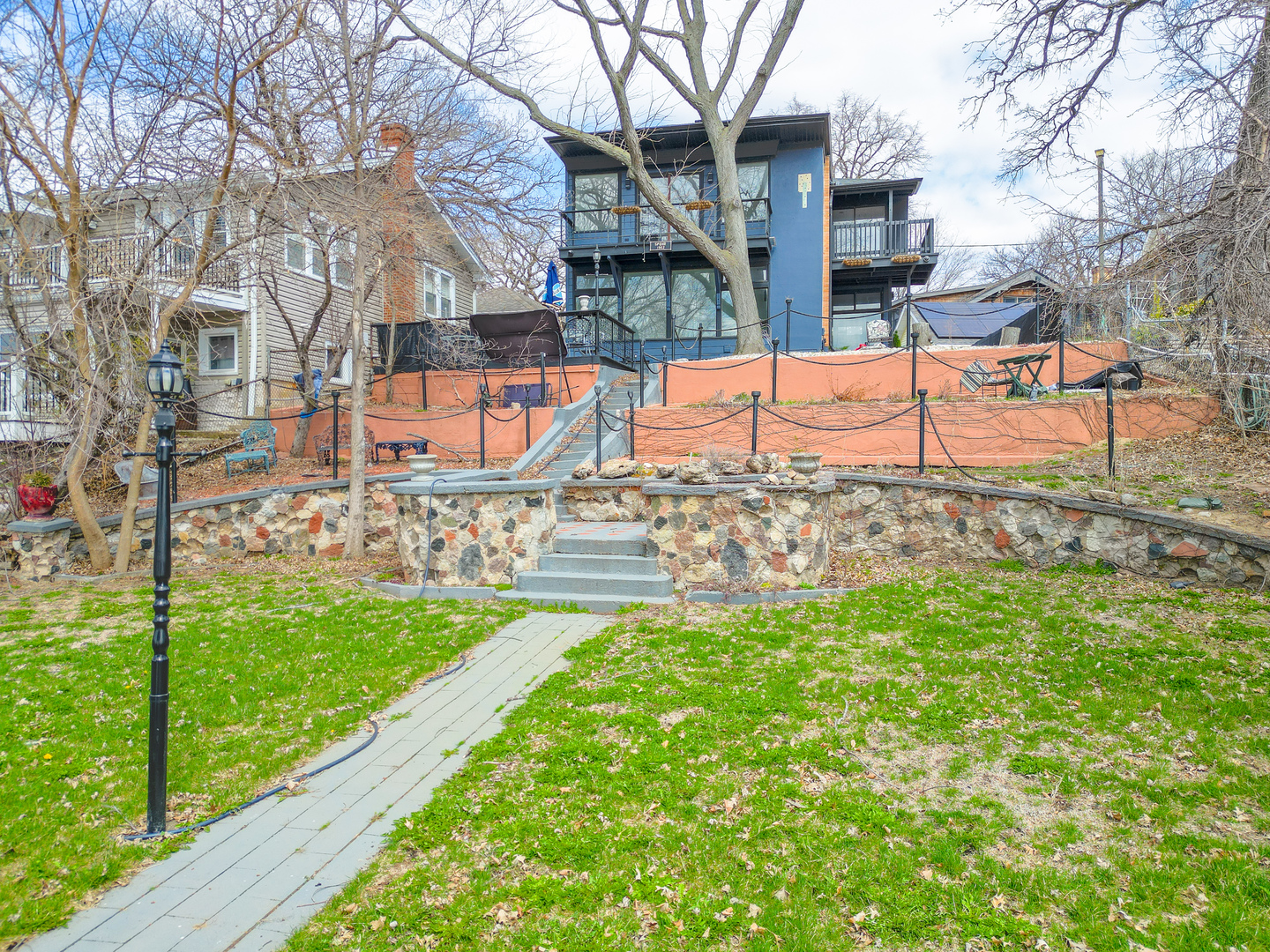 172 Riverside Island Drive, Fox Lake, IL 60020