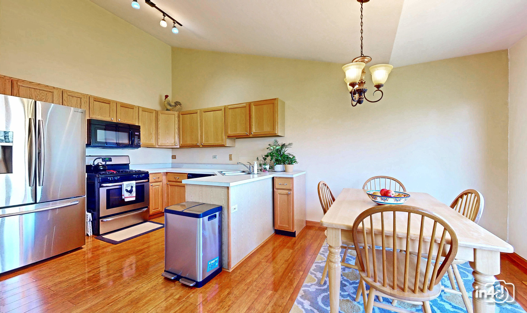 829 N 1st Street, Elburn, IL 60119