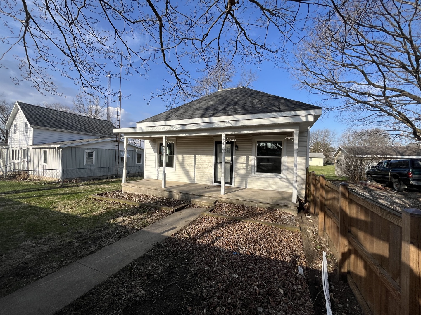 204 S Oak Street, Arrowsmith, IL 61722