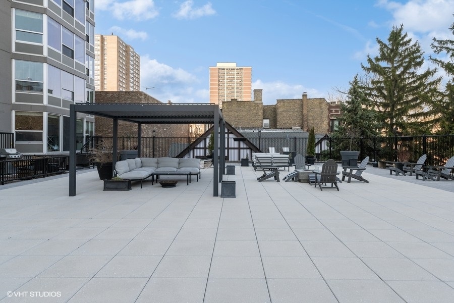 720 W Gordon Terrace #22R, Chicago, IL 60613