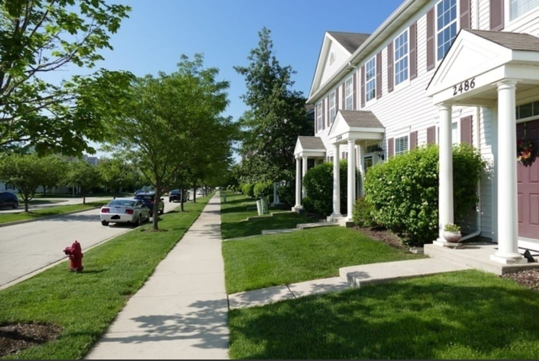 2486 Georgetown Circle #2486, Aurora, IL 60503