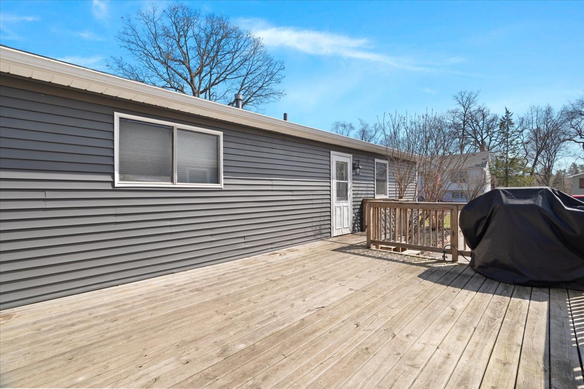 24860 W Forest Drive, Lake Villa, IL 60046