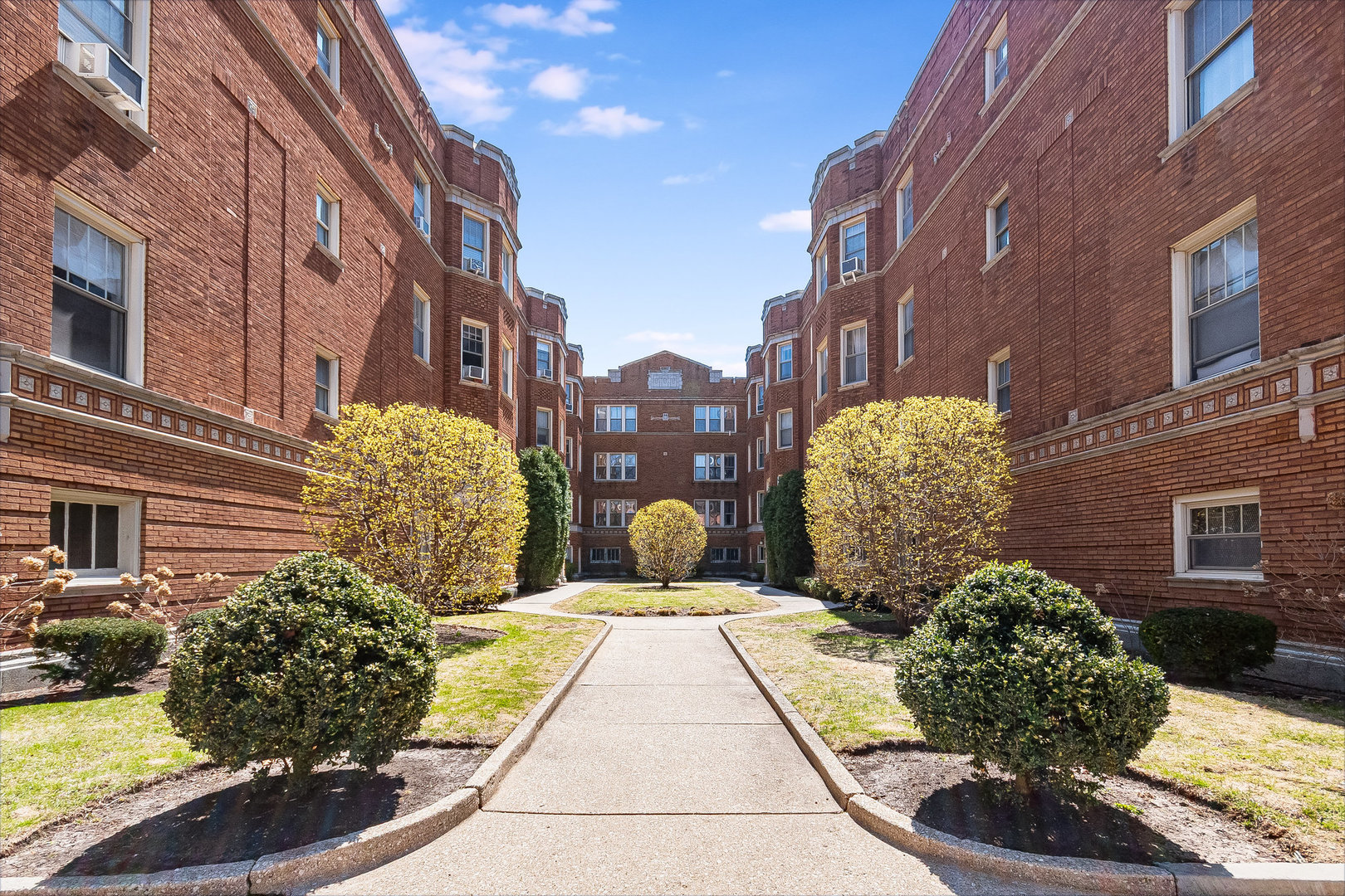 607 Washington Boulevard #3S, Oak Park, IL 60302