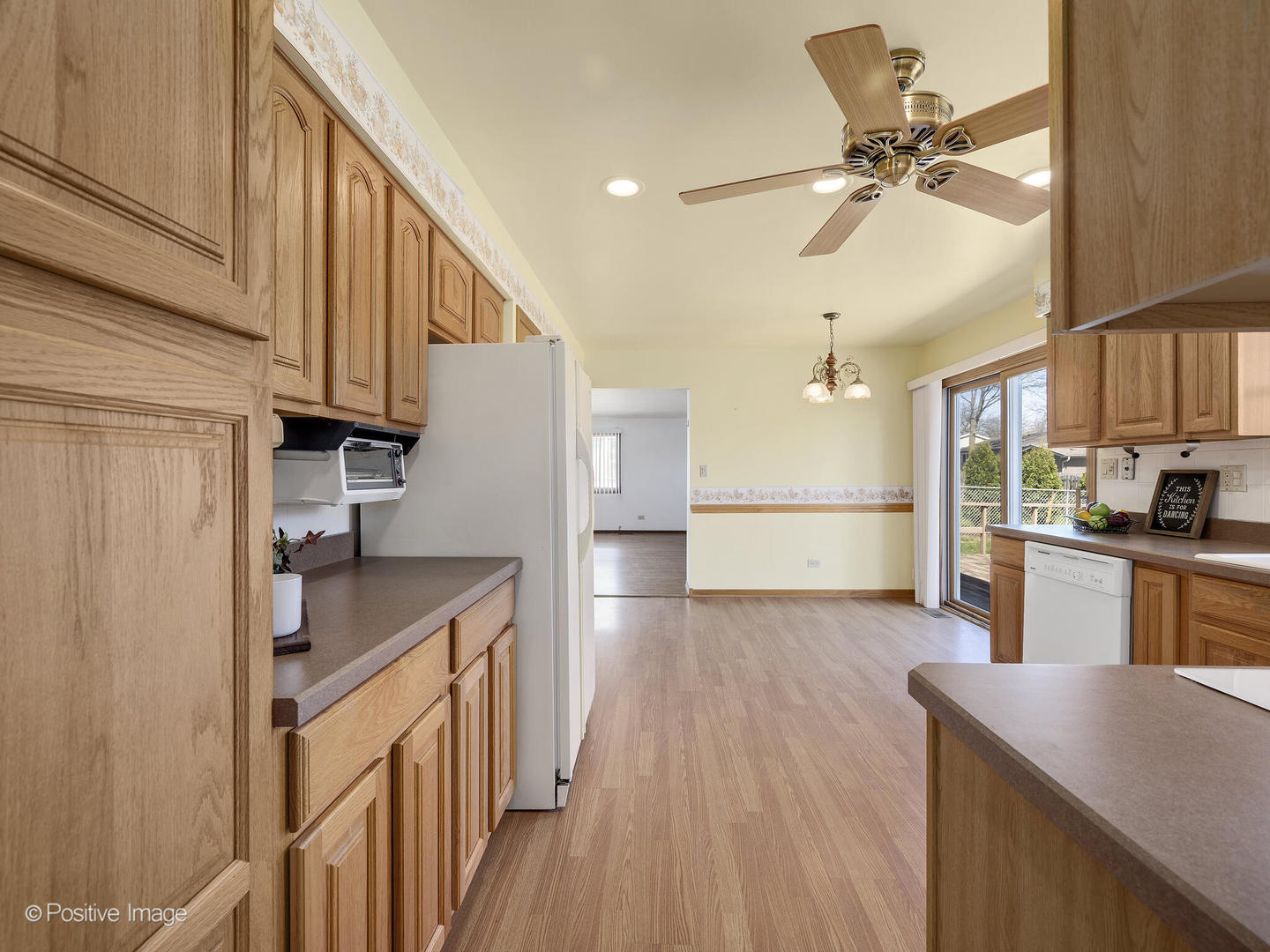 1053 Cherry Lane, Lombard, IL 60148